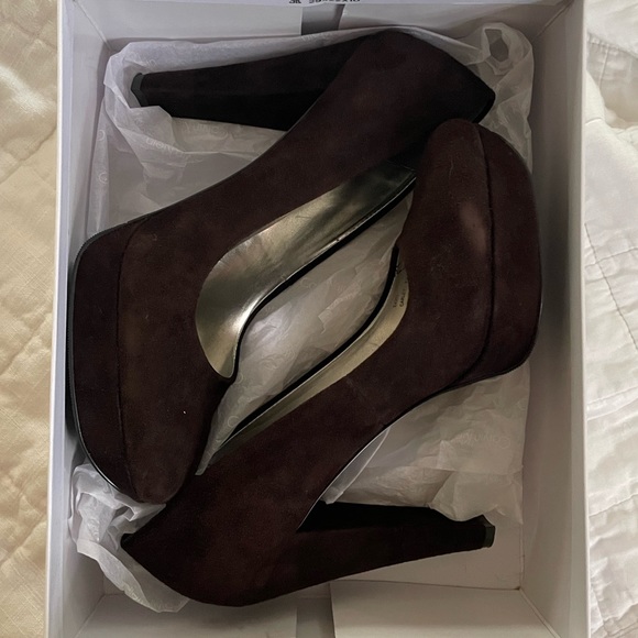 NWOT Calvin Klein Heels - Picture 4 of 5